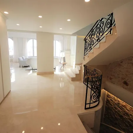 Foch Bright Prestigious In ! * Cannes