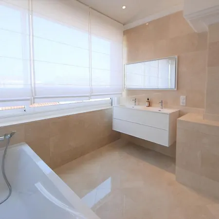 Foch Bright Prestigious In ! Cannes